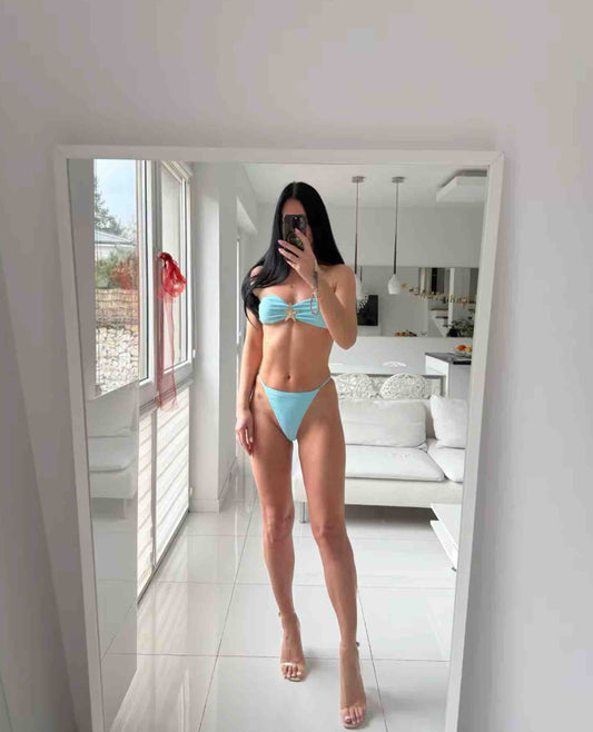 Bikini azul celeste